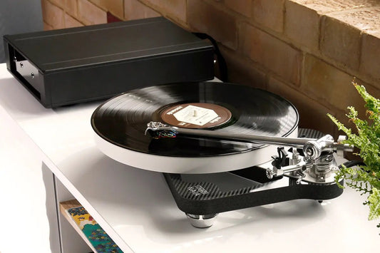 Rega Naia - Aktivstudio - High End Audio