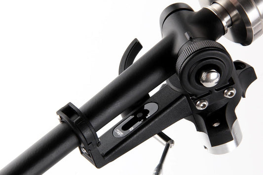 Rega RB880 - Aktivstudio - High End Audio