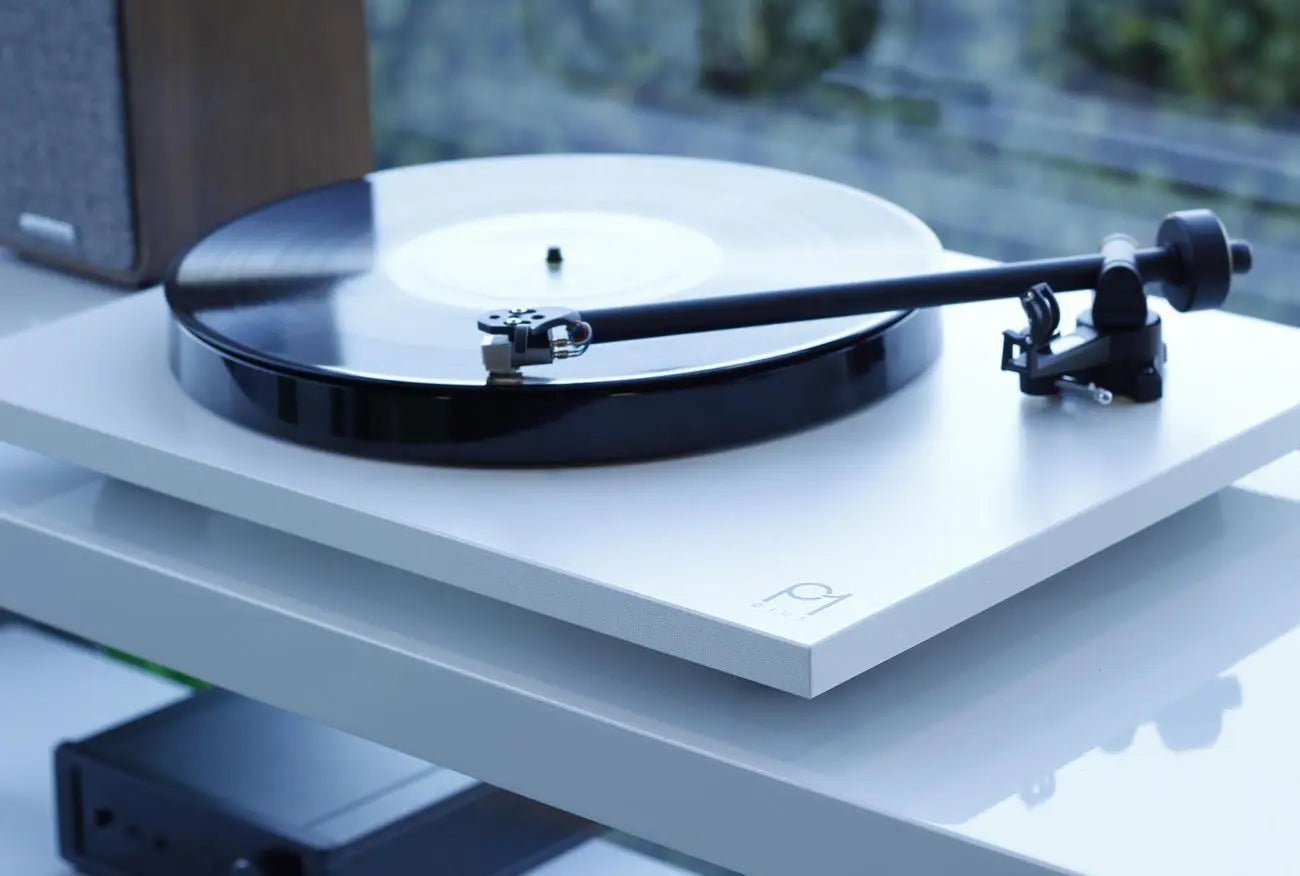 Rega Planar 1 Plus - Aktivstudio - High End Audio
