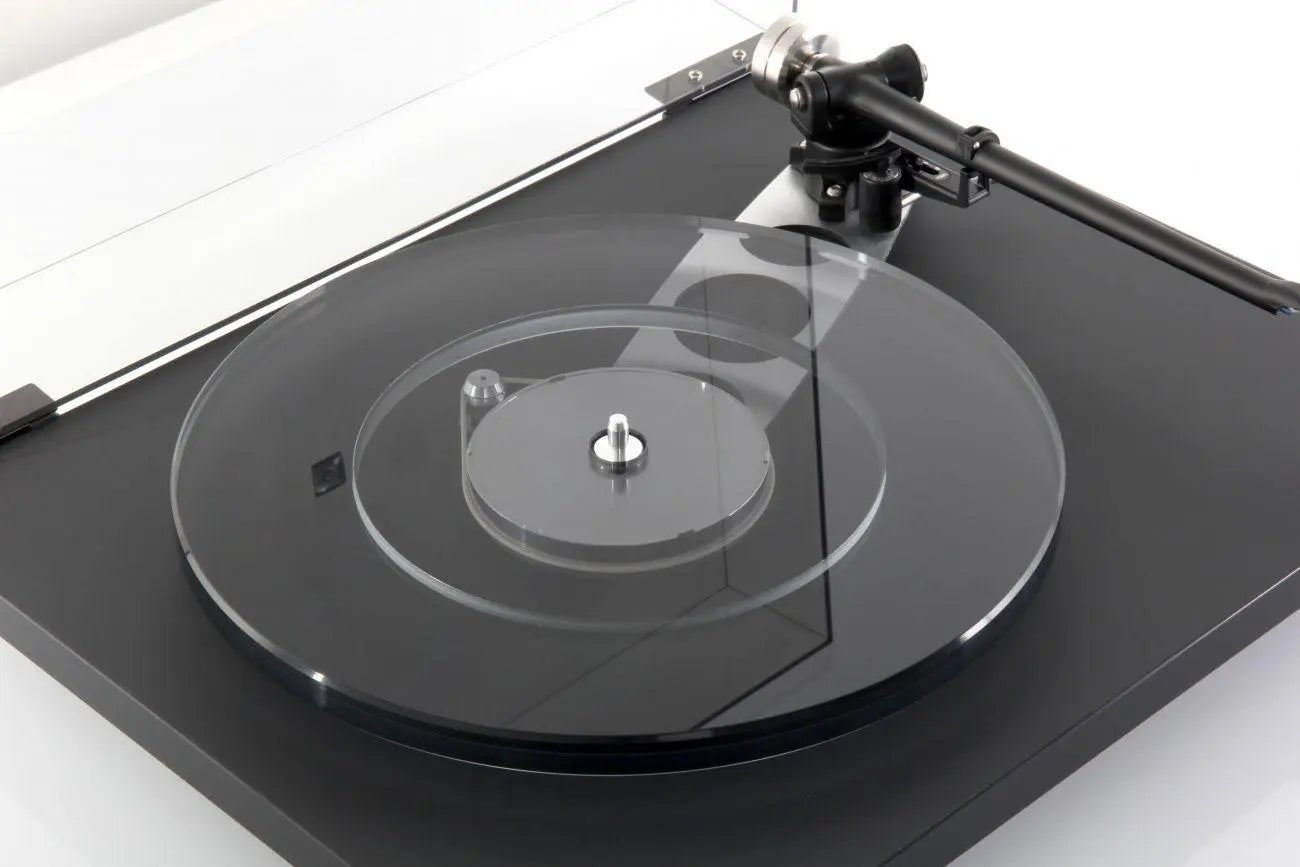 Rega Planar 6 - Aktivstudio - High End Audio